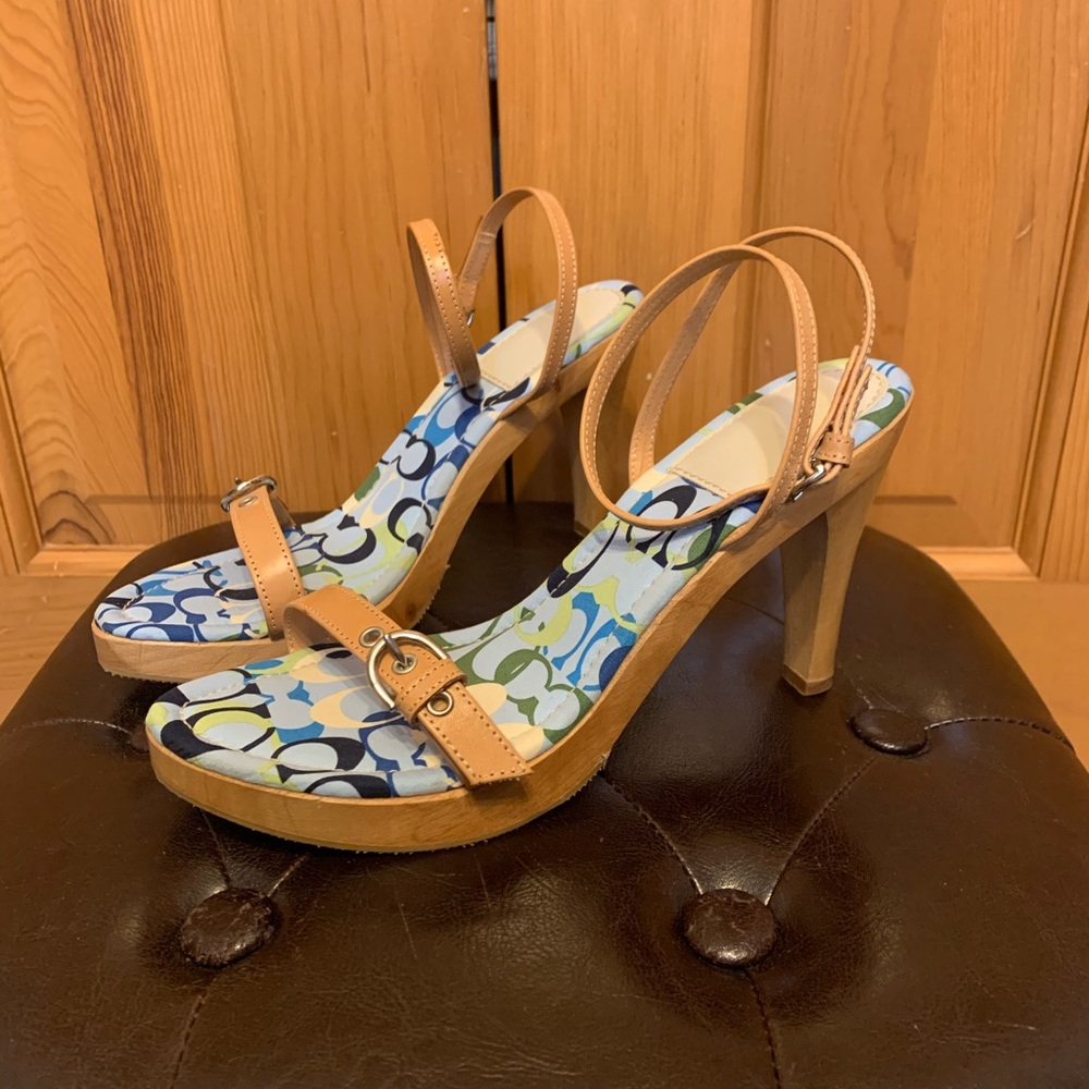NWOB Cute Coach Jodie Sandals Size 7